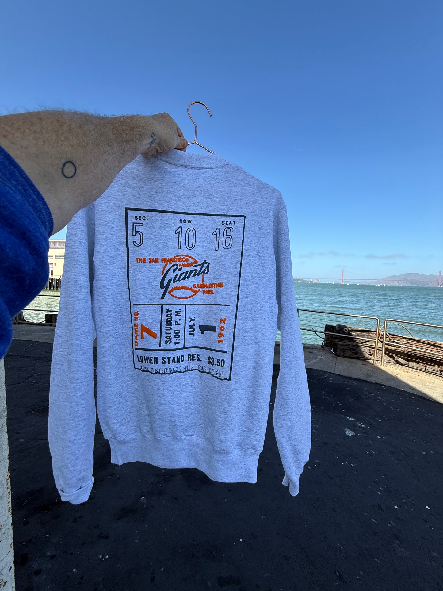 San Francisco GIANTS sweatshirt